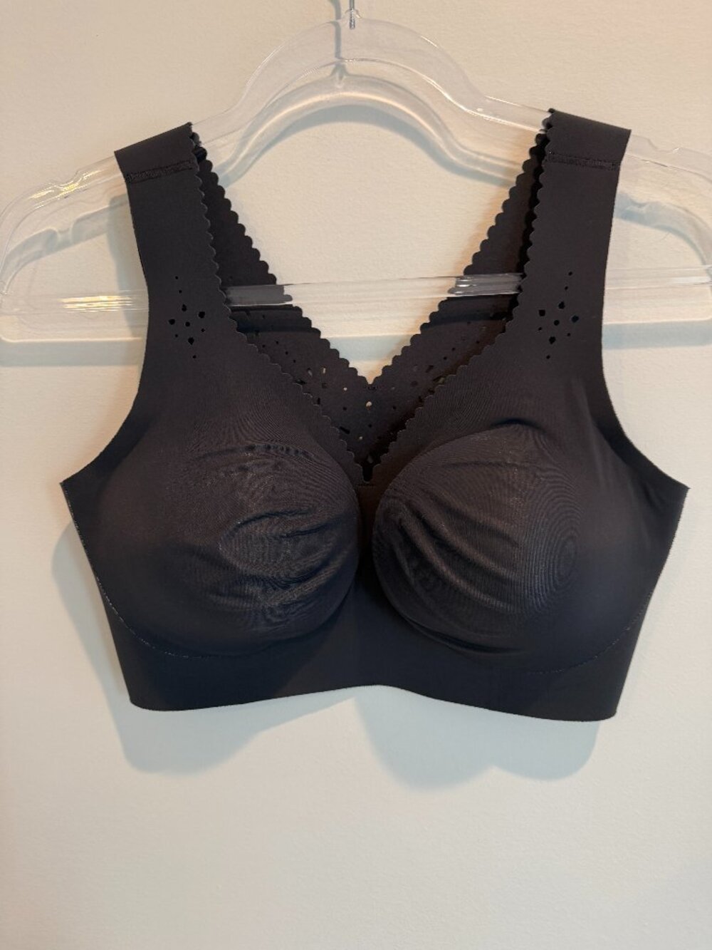 Evelyn & Bobbie Laser Cut Wireless Bra Black Size M